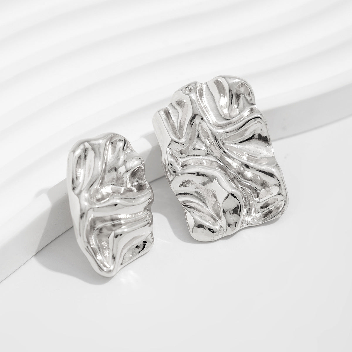 11673769